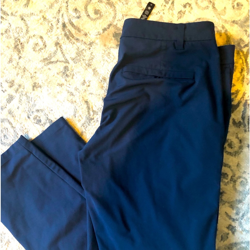 Men’s Lululemon Strech pants 33x32 worn 3/4 times superb condition